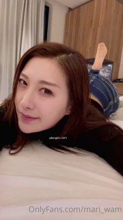 整容脸少妇天性为卖淫而生 开档黑丝高跟鞋表情太诱惑